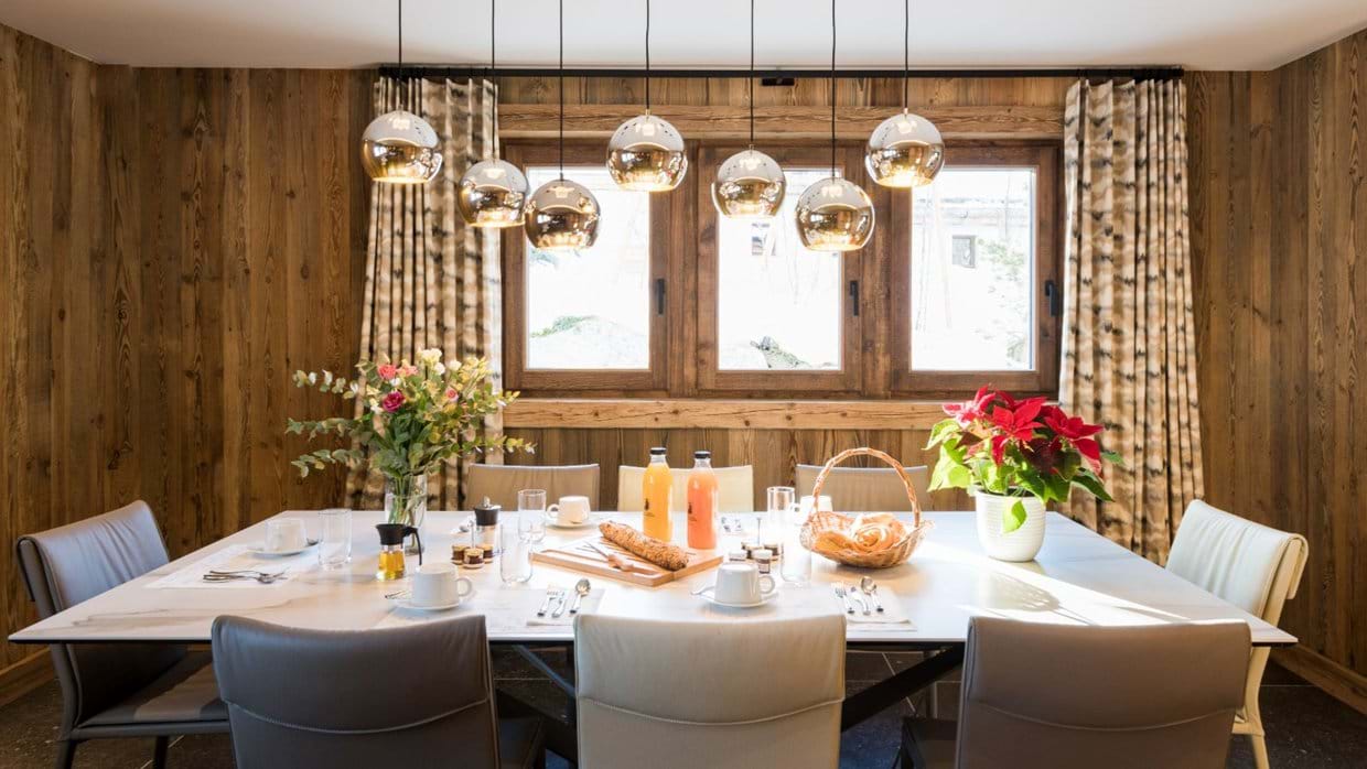 Luxury-Ski-Chalet-St-Gervais-Armancette-Chalet-Carline-Oxford-Ski-Dining.jpg