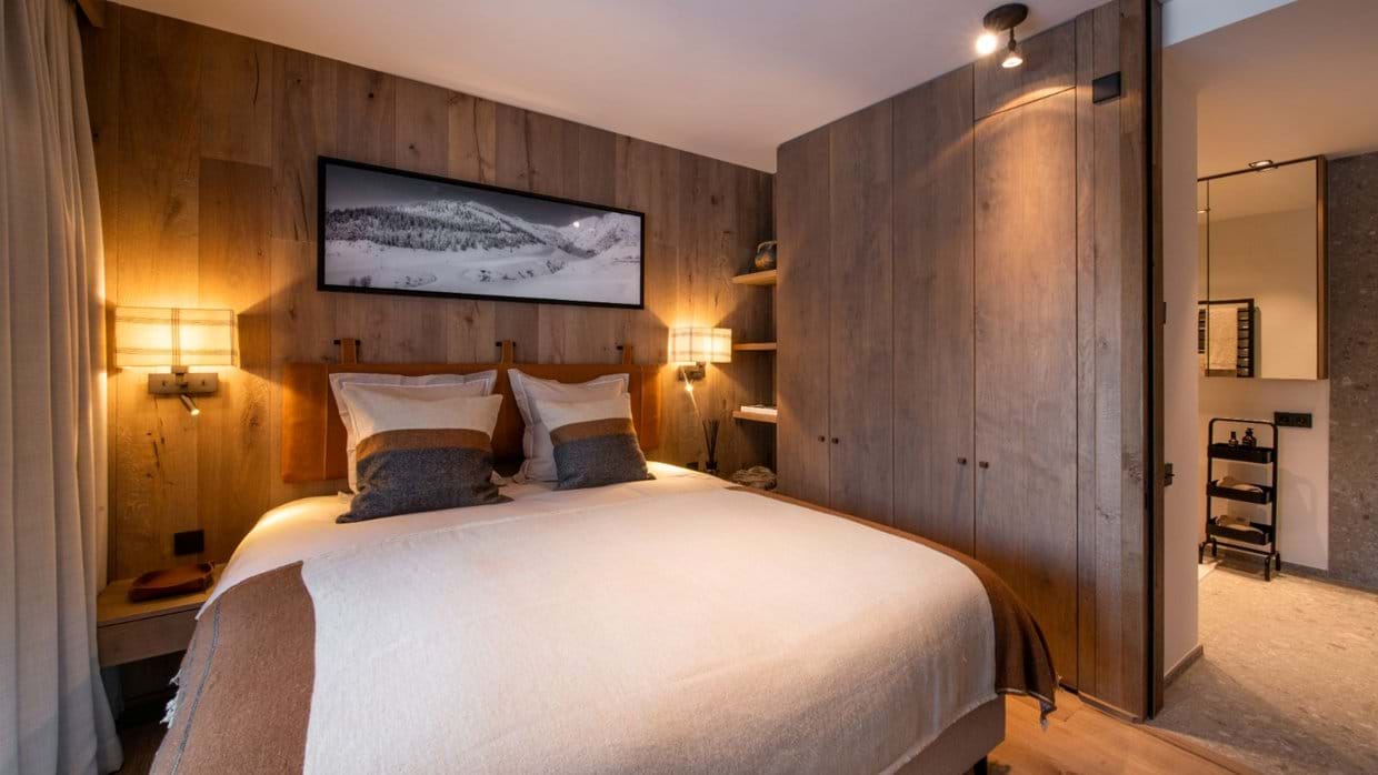 Luxury-Ski-Chalet-St-Anton-Apartment-Galzig-Oxford-Ski-Bedroom (2).jpg