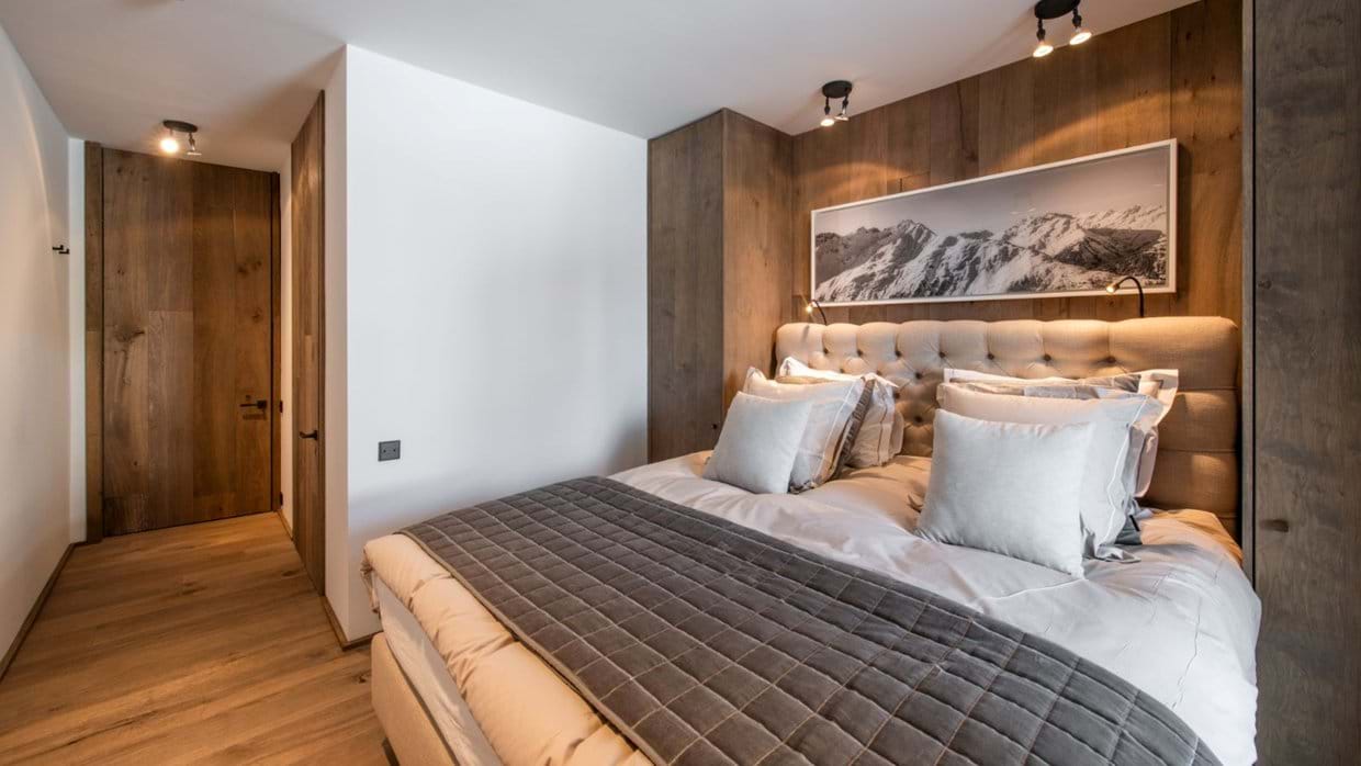 Luxury-Ski-Chalet-St-Anton-Apartment-Rendl-Oxford-Ski-Bedroom (2).jpg