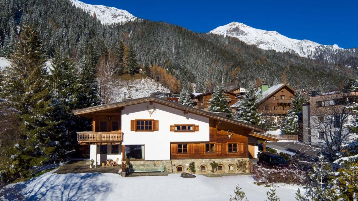 Luxury-Ski-Chalet-St-Anton-Chalet-Maria-Schnee-Oxford-Ski-Exterior.jpg