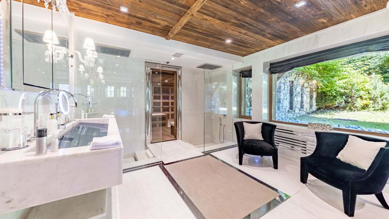 Luxury-Ski-Chalet-Megeve-Ultima-Megeve-Oxford-Ski-Bathroom (2).jpg