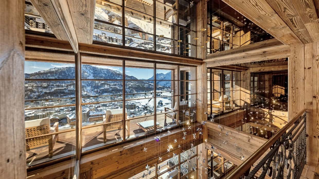 Luxury-Ski-Chalet-Cervinia-Chalet-La-Fenice-Oxford-Ski-Terrace-View.jpg