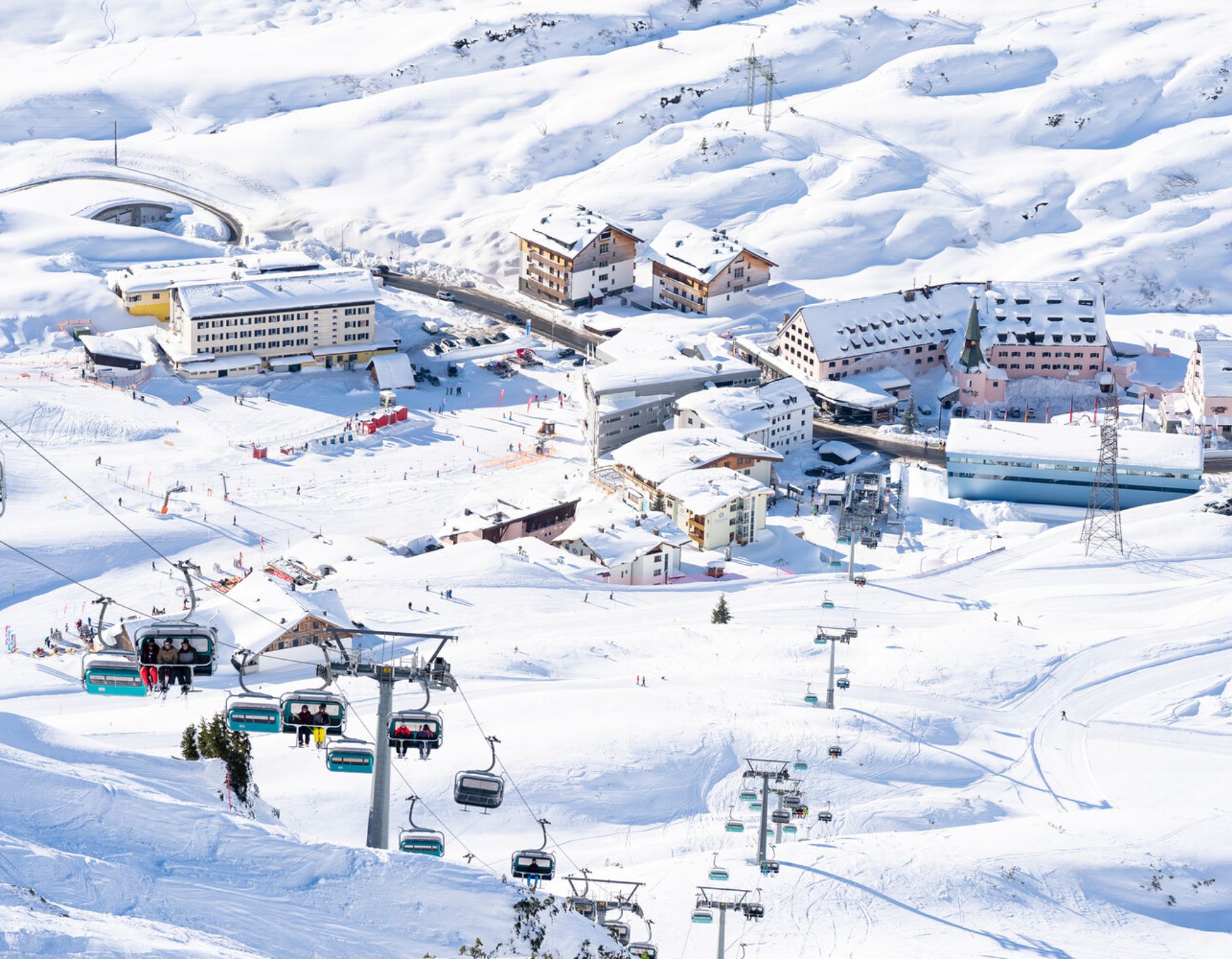 Nearest Luxury Ski Resorts to the UK