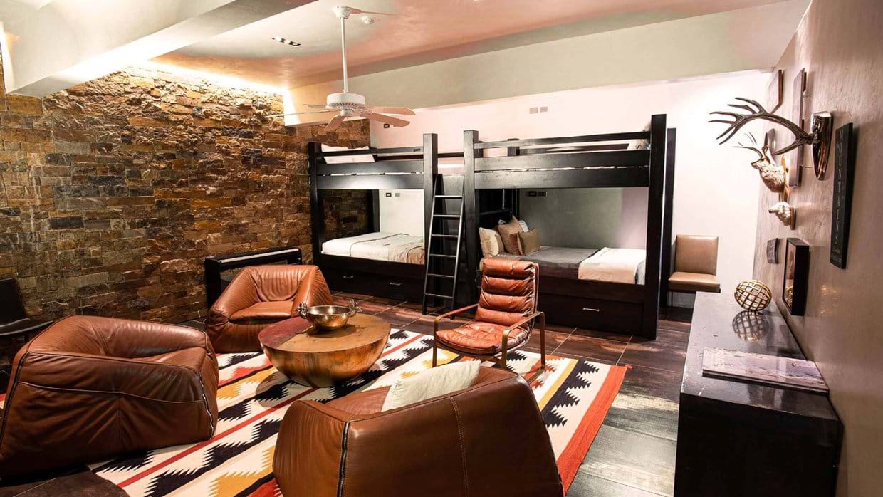 Luxury-Ski-chalet-Aspen-SilverKing-Oxford-Ski-Bedroom (3).jpg