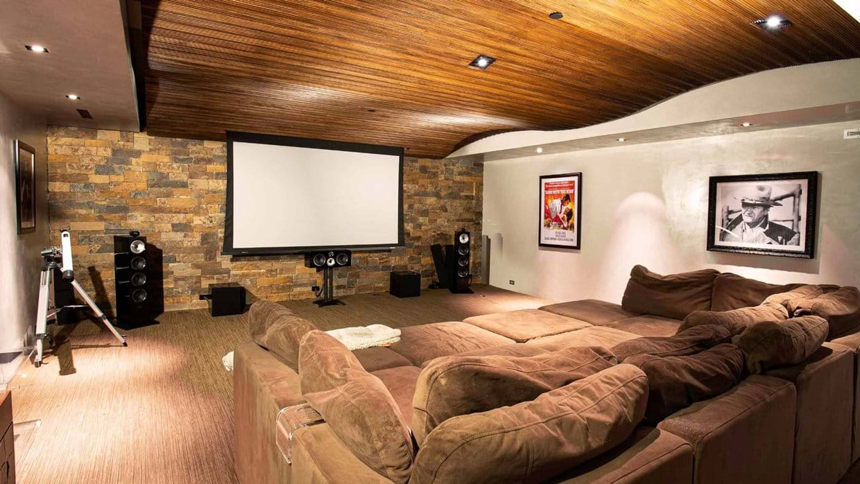 Luxury-Ski-chalet-Aspen-SilverKing-Oxford-Ski-Movie room.jpg
