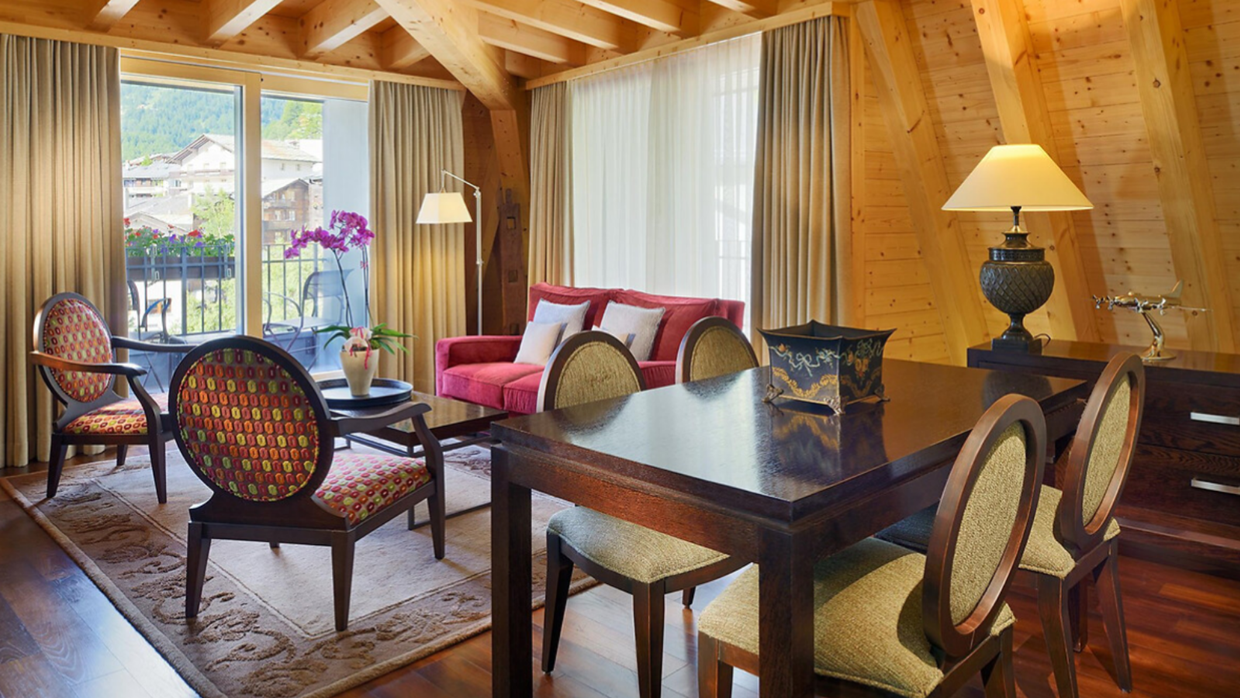 luxury-ski-hotel-zermatt-monte-rosa-whymper-suite.png