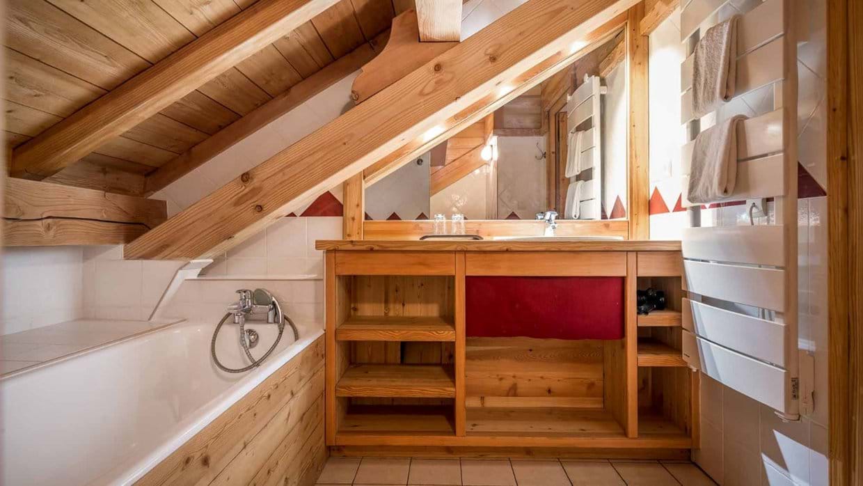 luxury-ski-chalet-chapelle- bathroom1.jpg