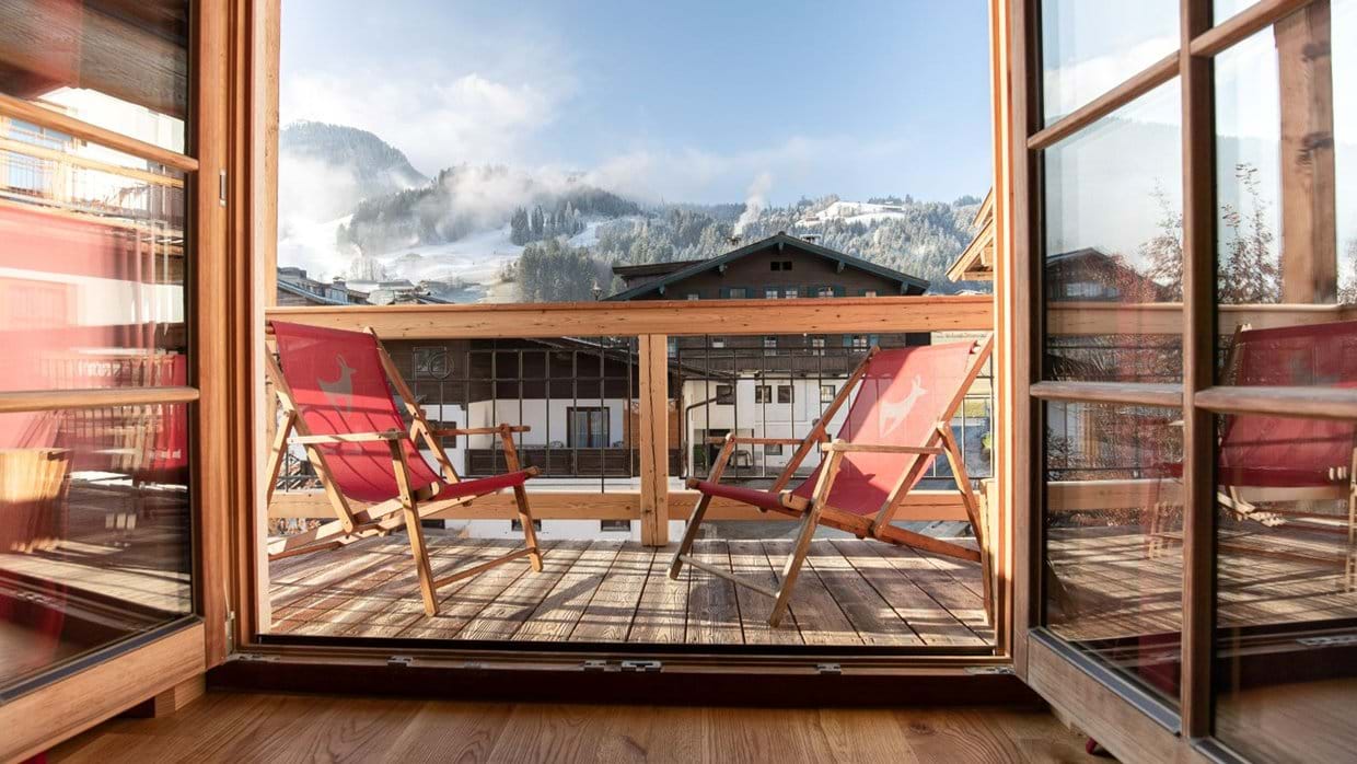 Luxury-ski-hotel-Kitzbuhel-Hotel Kitzhof-Oxford-Ski-Balcony .jpg