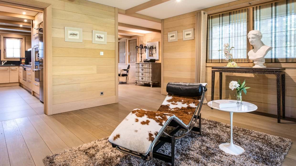 Luxury-Ski-Chalet-Courchevel-1650-Licorne-des-Neiges-Oxford-Ski-Relaxing-Chair.jpeg