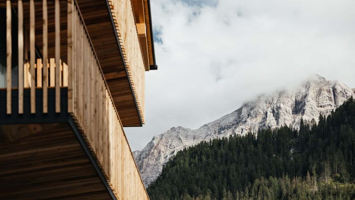 Luxury-Ski-Chalet-Alta-Badia-Chalet-Dolecir-Oxford-Ski-Exterior-View.jpg