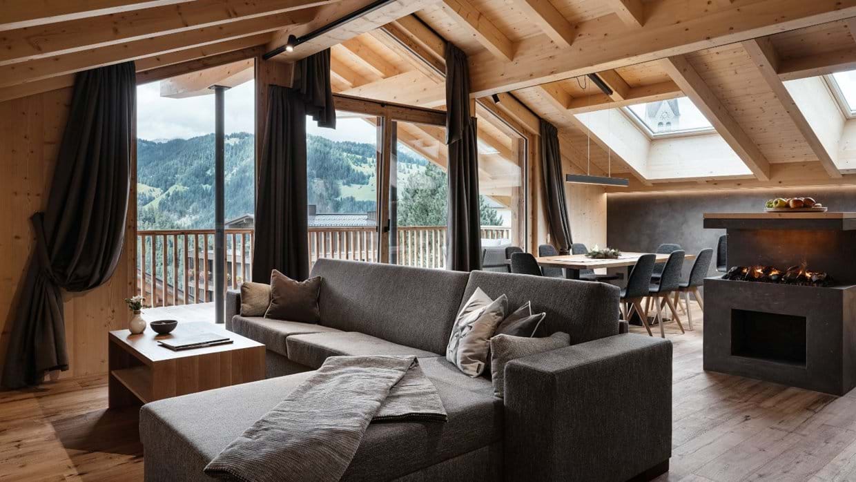 Luxury-Ski-Chalet-Alta-Badia-Chalet-Dolecir-Oxford-Ski-Lounge2.jpg