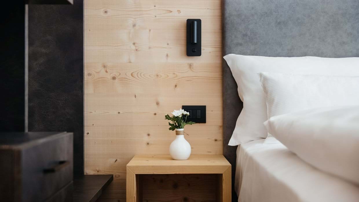 Luxury-Ski-Chalet-Alta-Badia-Chalet-Dolecir-Oxford-Ski-Bedroom (18).jpg