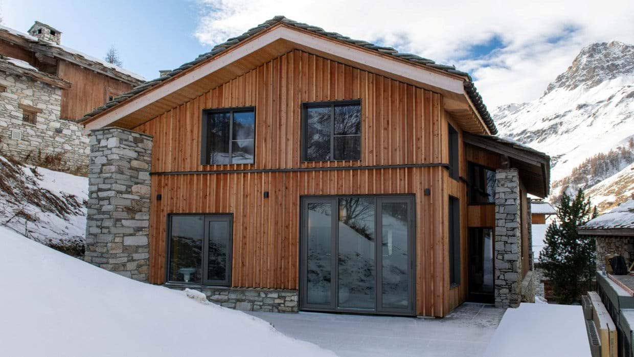 Luxury-Ski-Chalet-Val-d-Isere-Chalet-Kitsune-Oxford-Ski-Exterior2.jpg