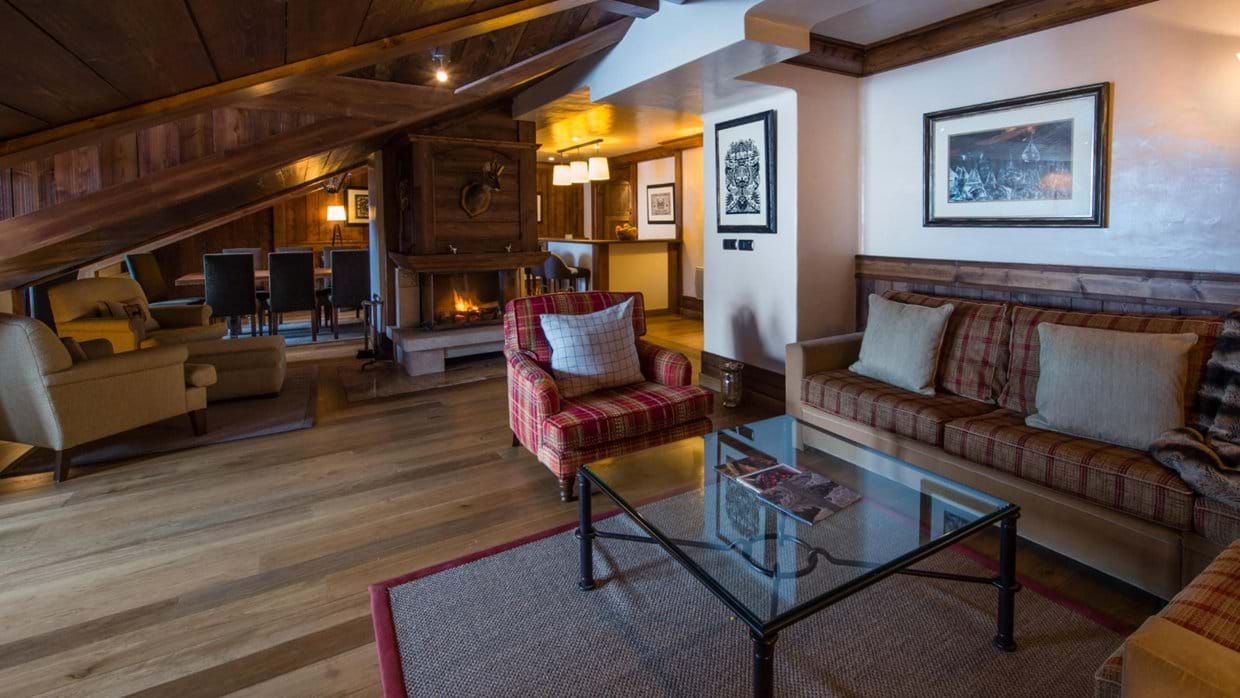 Luxury-Ski-Hotel-Courchevel-1650-Portetta-Loft4-Oxford-Ski-Lounge.jpg