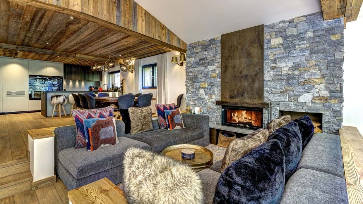 Luxury-Ski-Chalet-Chamonix-Chalet-Le-Brevent-Oxford-Ski-Lounge-Fireplace.jpg