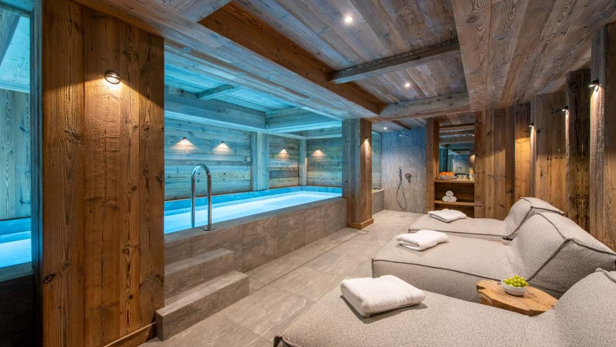 Luxury-Ski-Chalet-Val-d-Isere-Chalet-1855-Oxford-Ski-Pool.jpg