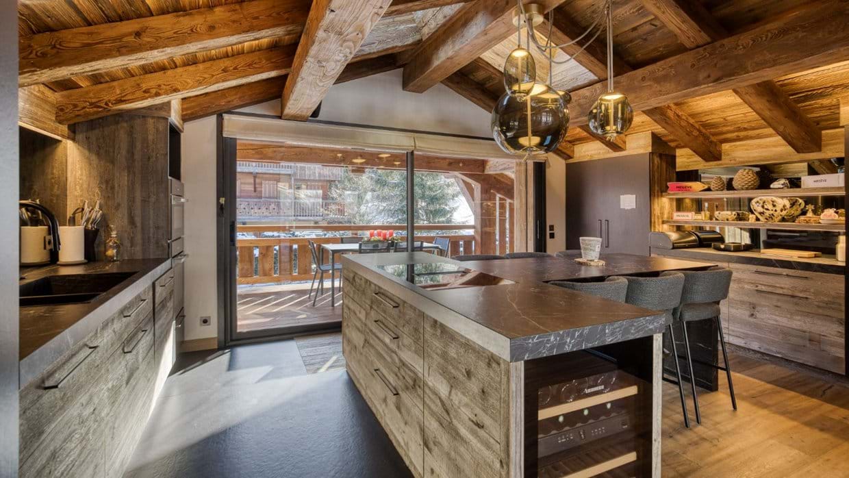Luxury-Ski-Chalet-Megeve-Chalet-Grizzly-Oxford-Ski-Kitchen.jpg