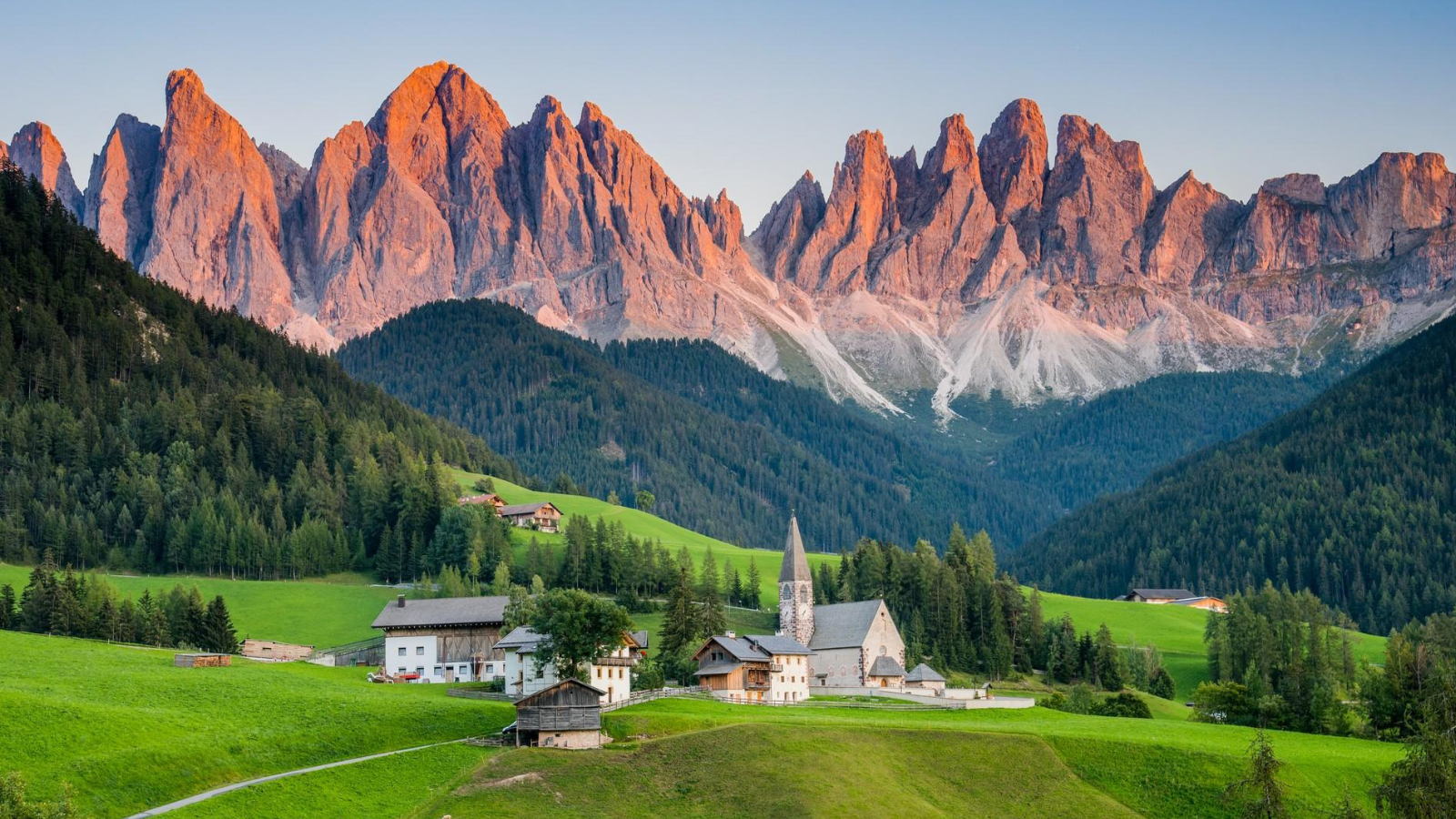 Val Gardena: Summer Resort, Chalet and Hotel Guide