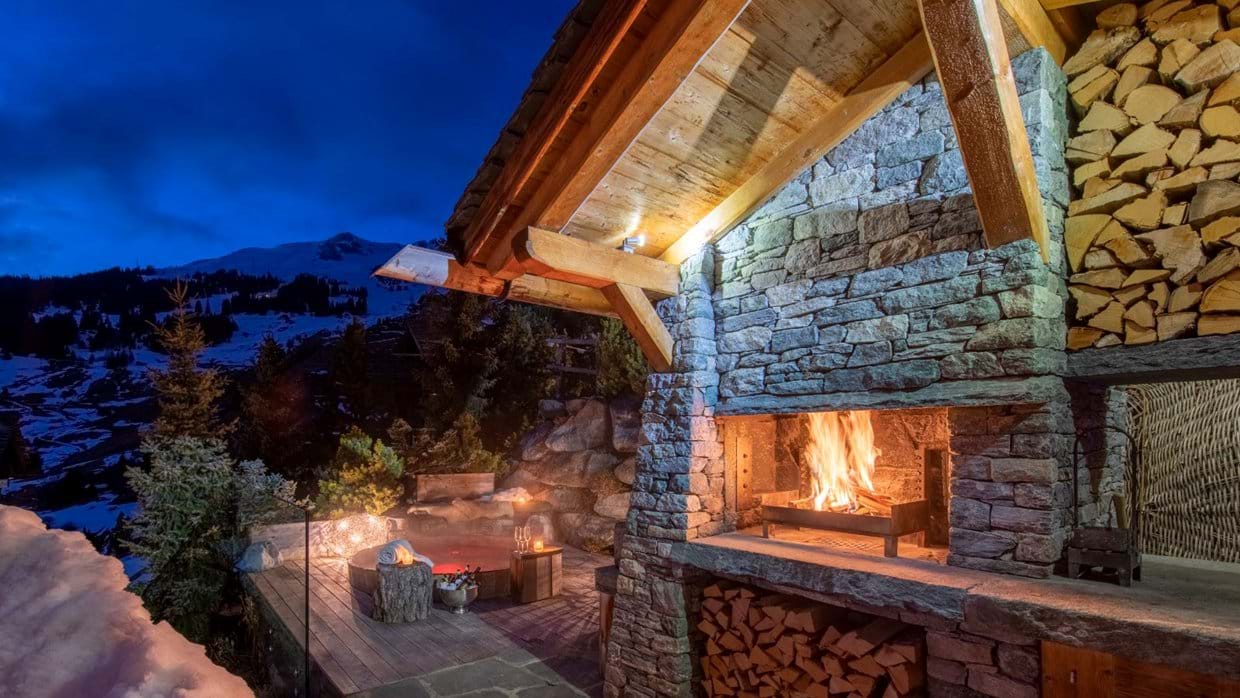 luxury-ski-chalet-verbier-chalet-spa-hot-tub-night (2).jpg