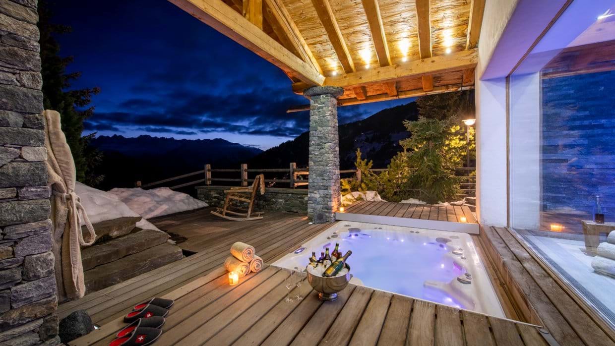 luxury-ski-chalet-verbier-chalet-spa-jacuzzi-night.jpg