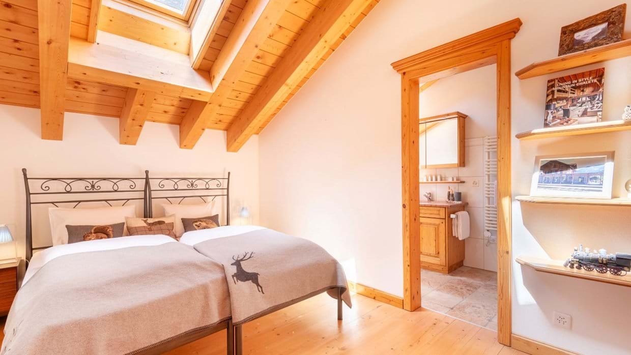 Luxury-ski-chalet-zermatt-penthouse-annyvonne-oxford-ski-bedroom 4.jpg