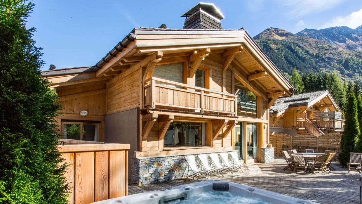 luxury-ski-chalets-chamonix-oxford-ski-granit-exterior.jpg