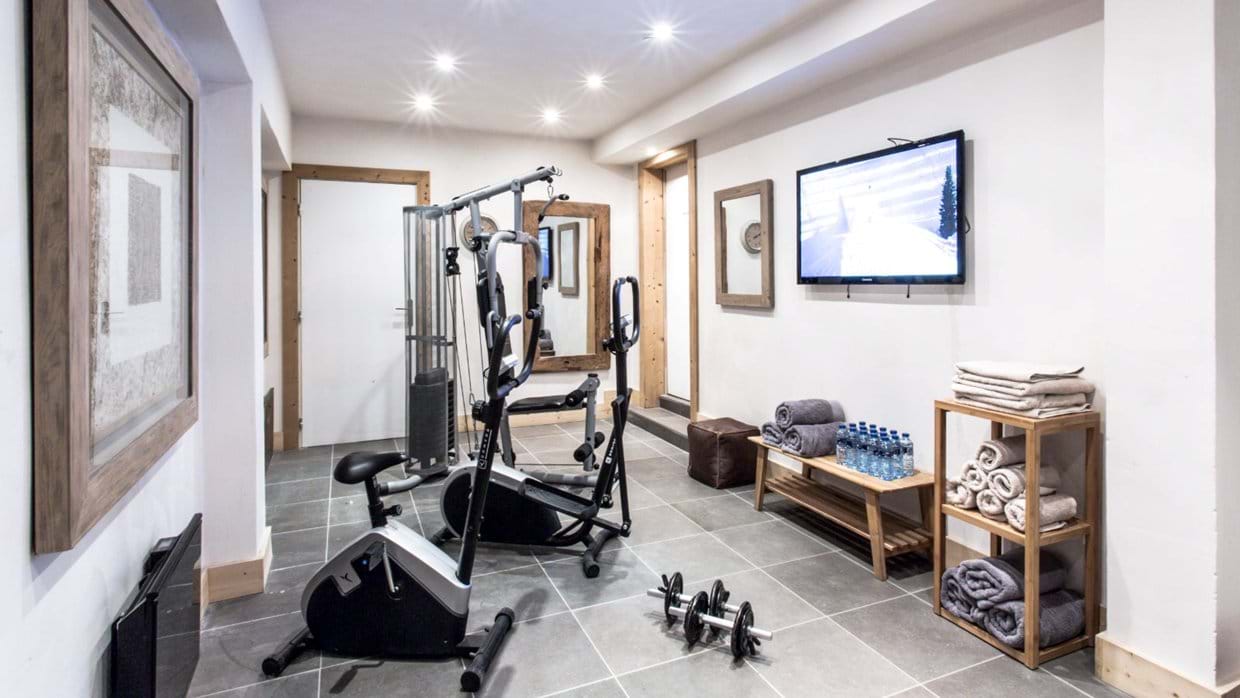 luxury-ski-chalets-chamonix-oxford-ski-les-rives-argentiere-communal-gym.jpg