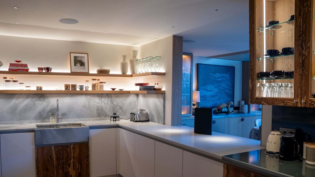 luxury-ski-chalet-val-disere-silverstone-4-oxford-ski-kitchen.jpg