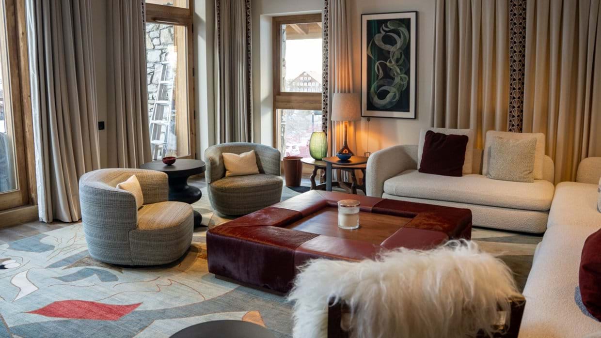 luxury-ski-chalet-val-disere-silverstone-4-oxford-ski-living-room (2).jpg