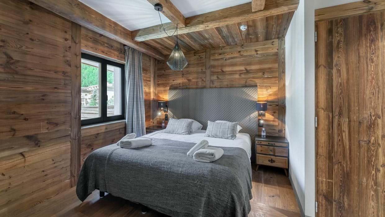 Apartment Savoie 22 bedroom 1.jpg