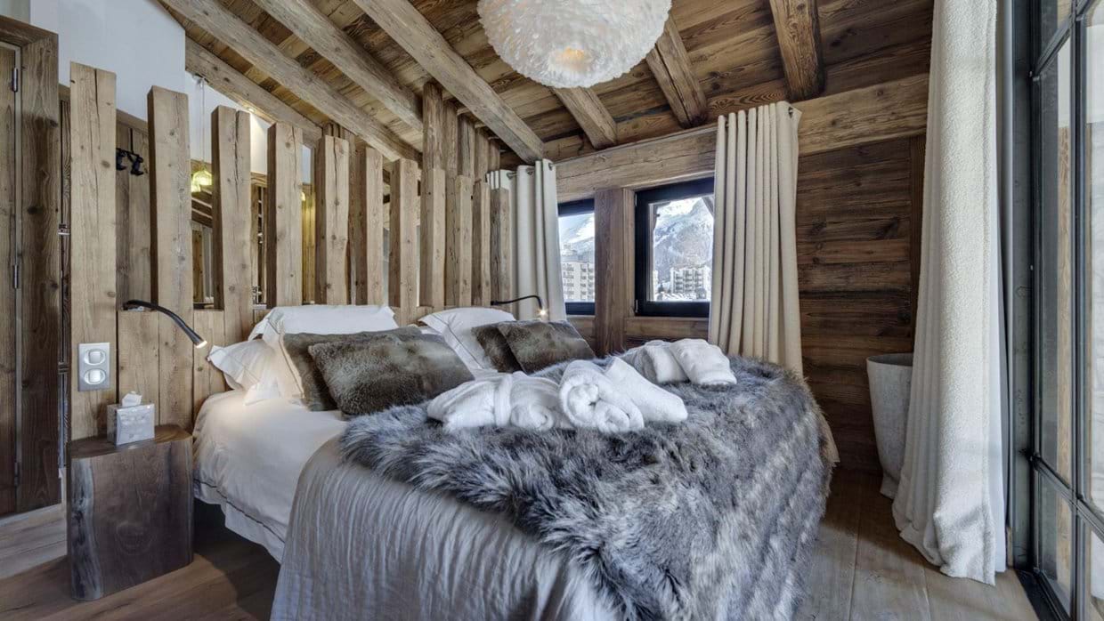 Luxury Ski Apartment- Penthouse Artemis Bedroom 2b- Oxford Ski.jpg