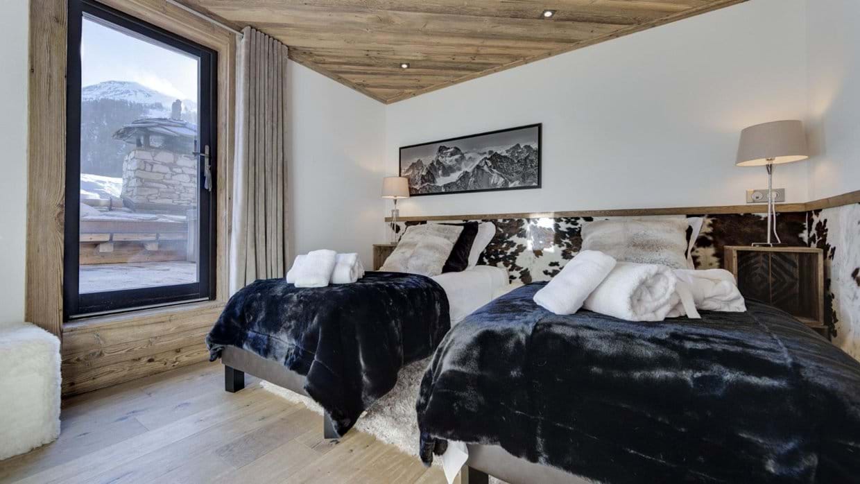Luxury Ski Apartment- Penthouse Artemis Bedroom 3- Oxford Ski.jpg