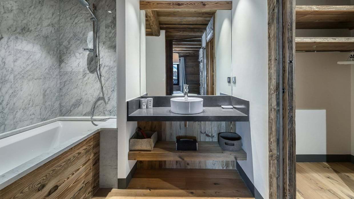 Luxury-Ski-Chalet-Val d'Isere-Apartment-Savoie 42-Oxford-Ski-Bathroom 2.jpg