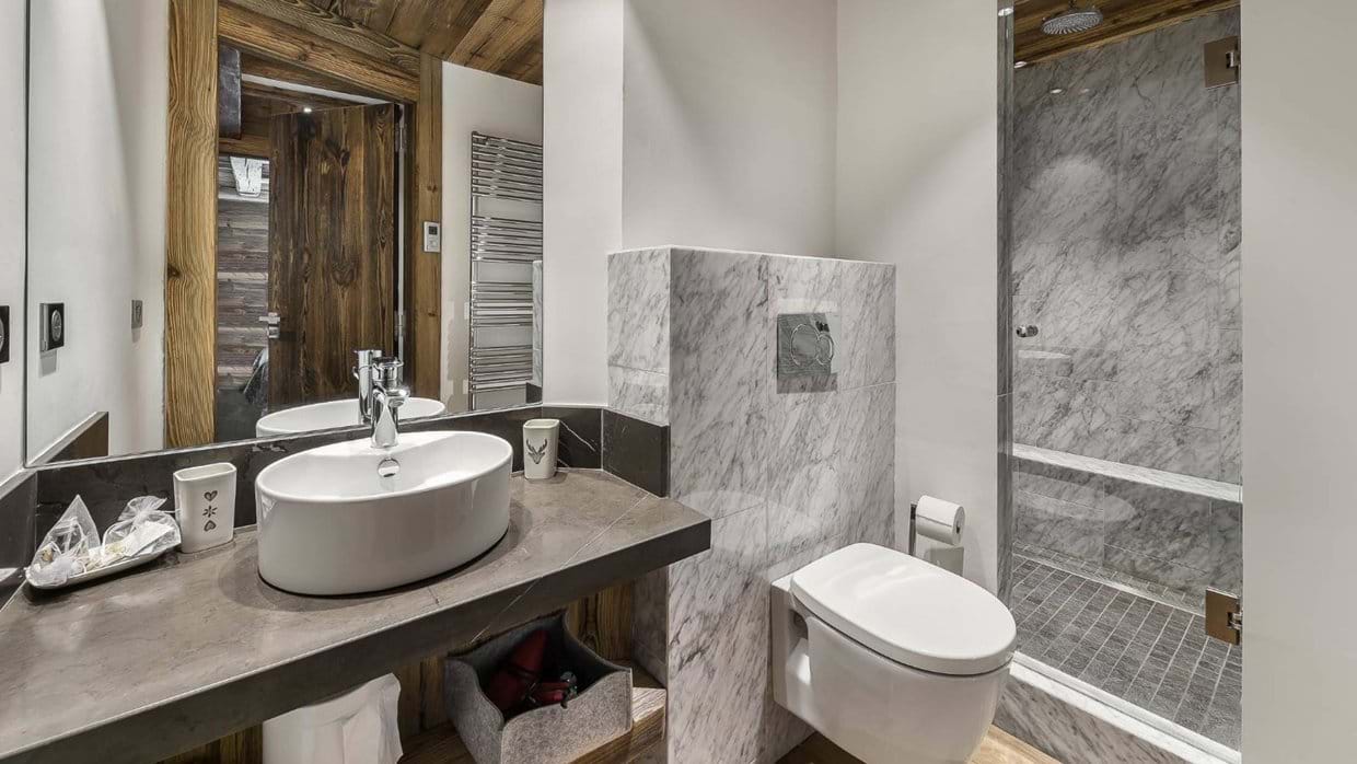 Luxury-Ski-Chalet-Val d'Isere-Apartment-Savoie 42-Oxford-Ski-Bathroom 3.jpg
