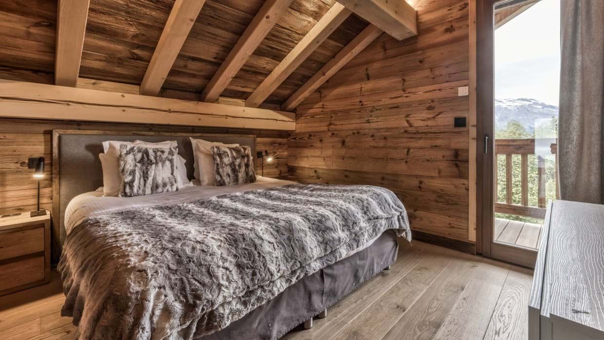Luxury-Ski-Chalet-Megeve-Chalet Grey Fox-Bedroom 1-Oxford Ski.jpg