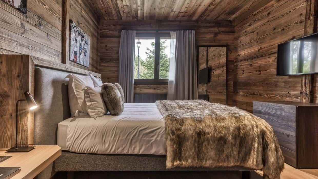 Luxury-Ski-Chalet-Megeve-Chalet Grey Fox-Bedroom 2-Oxford Ski.jpg
