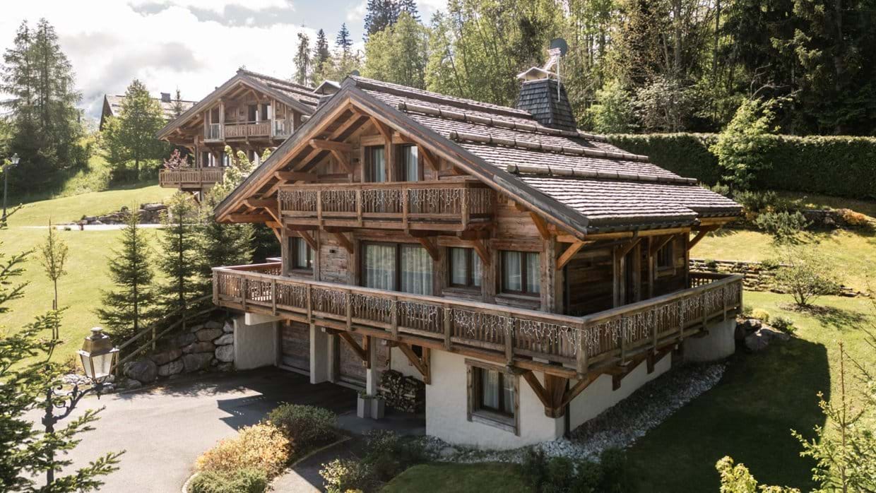 Luxury-Ski-Chalet-Megeve-Chalet Grey Fox-Exterior Front-Oxford Ski.jpg