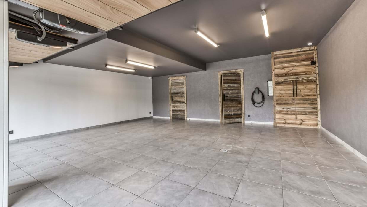 Luxury-Ski-Chalet-Megeve-Chalet Grey Fox-Garage-Oxford Ski.jpg