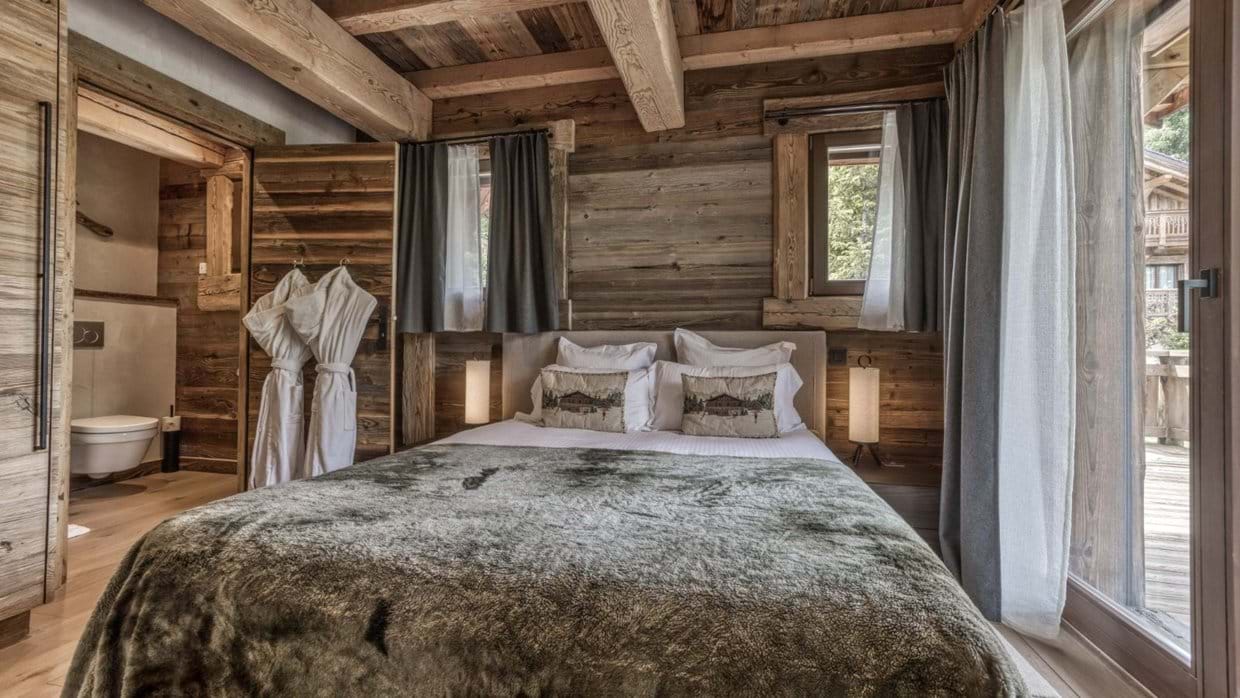 Luxury-Ski-Chalet-Megeve-Chalet Red Fox-Bedroom 3-Oxford Ski.jpg