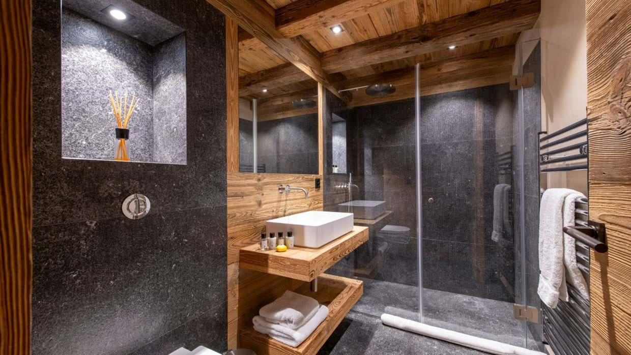 Luxury-Ski-Chalet-Verbier-Chalet-Riant-Oxford-Ski-Bathroom.jpg