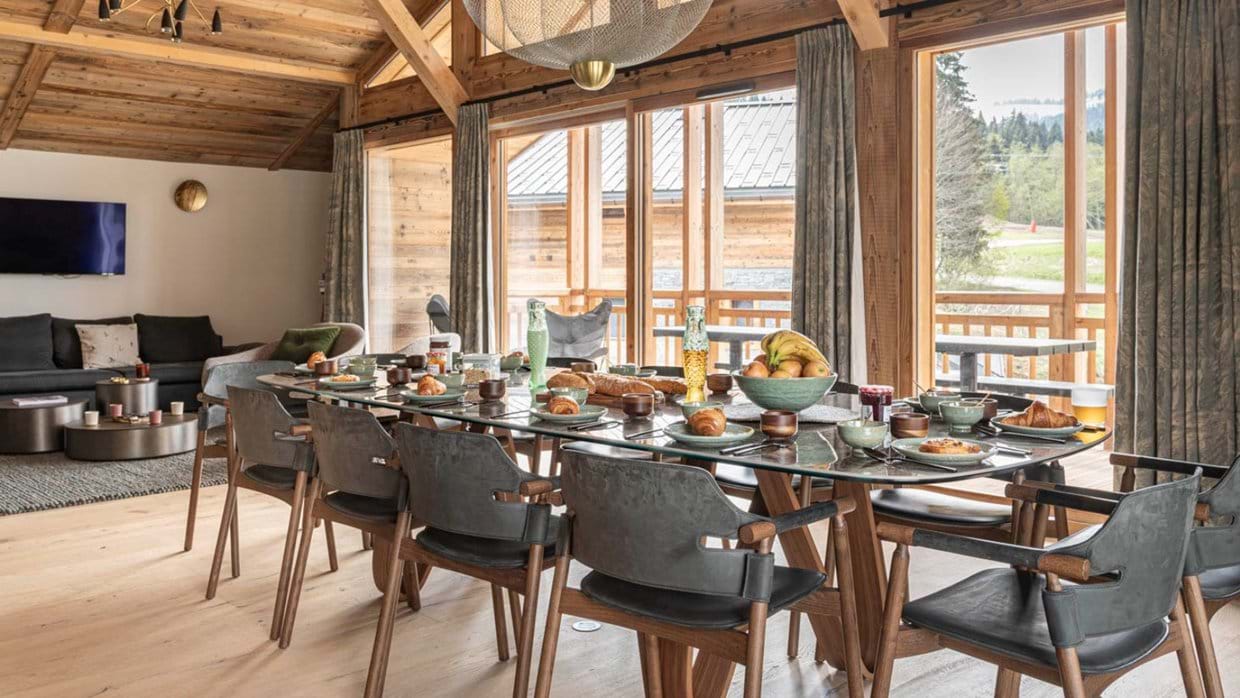 Luxury-ski-chalet-Les Gets-Chalet Grizzly-Dining room-Oxford-Ski.jpg