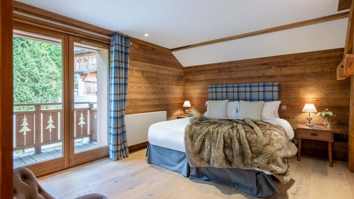 Luxury-Ski-Chalet-Meribel-Chalet La Folie-Bedroom 2-Oxford-Ski.jpg