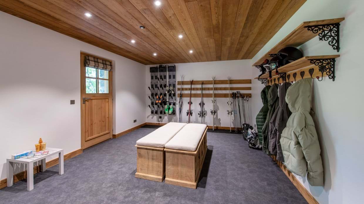 Luxury-Ski-Chalet-Meribel-Chalet La Folie-Boot Room-Oxford-Ski.jpg
