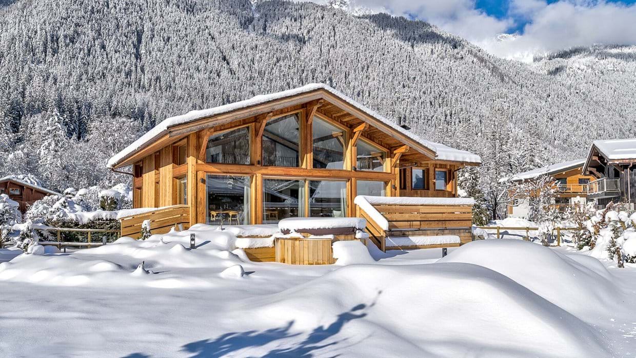 Luxury-Ski-Chalet-Chamonix-Chalet-Trois-Seours-Oxford-Ski-Exterior.jpg