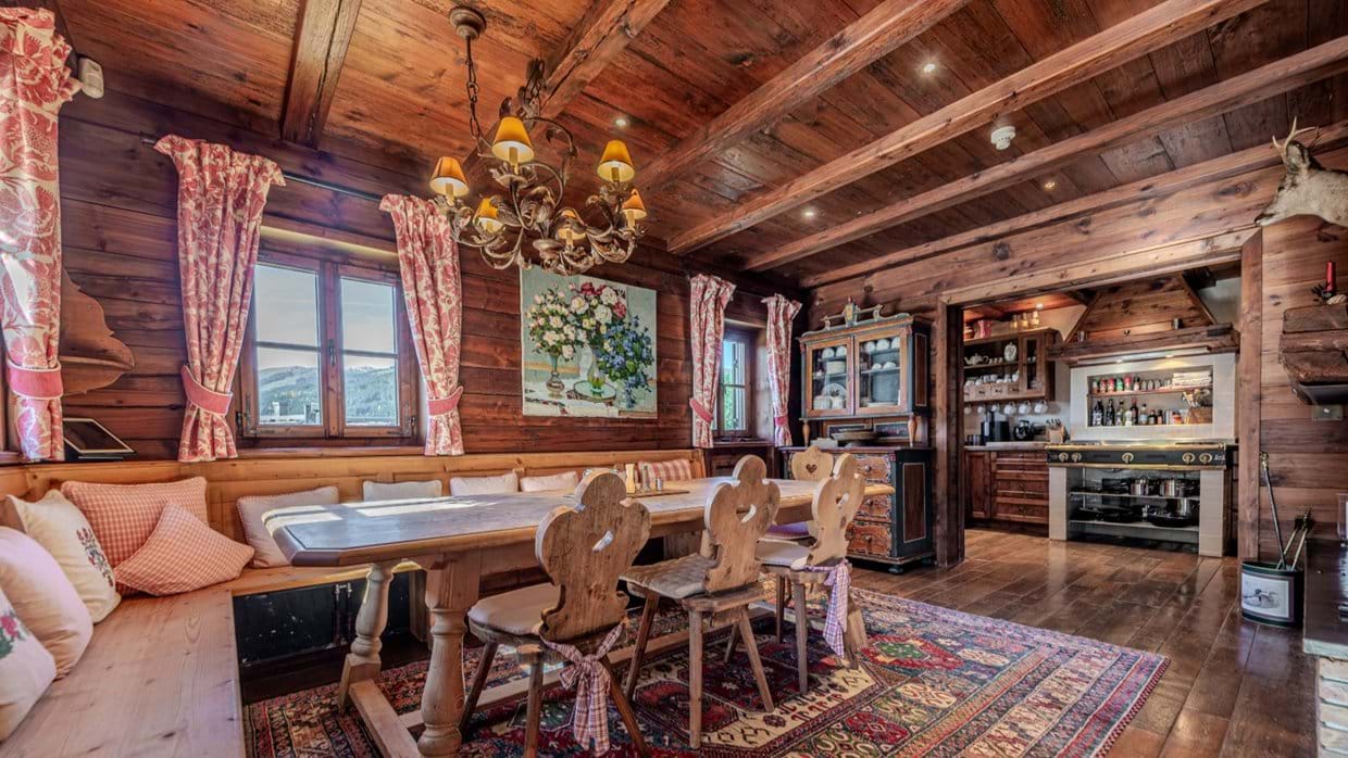 Luxury-Ski-Chalet-Kitzbuhel-Chalet-Tyrolia-Oxford-Ski-Dining.jpg