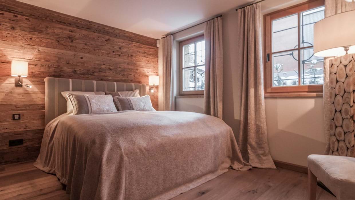 Luxury-Ski-Chalet-Kitzbuhel-Chalet-Comtesse-Oxford-Ski-Bedroom2.jpg