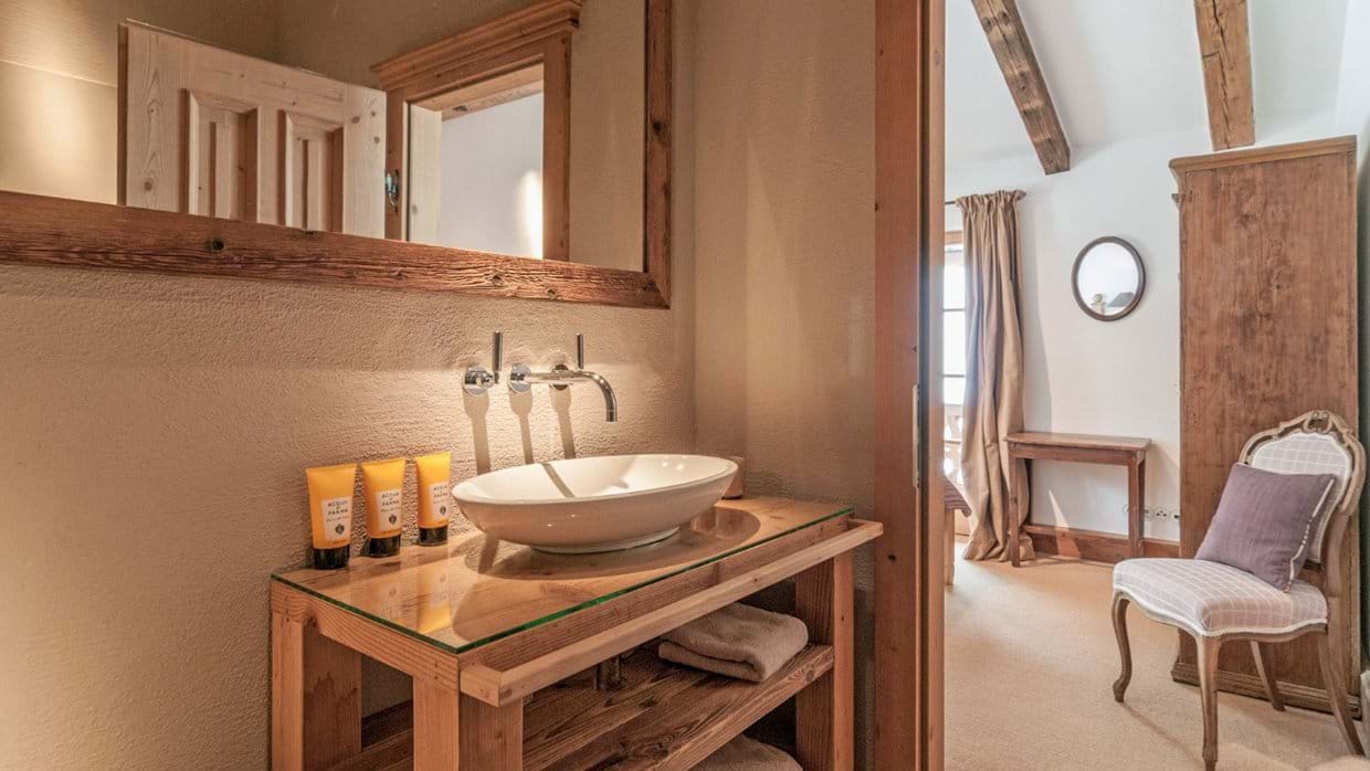 Luxury-Ski-Chalet-Kitzbuhel-Chalet-Aurach-Oxford-Ski-Bathroom2.jpeg