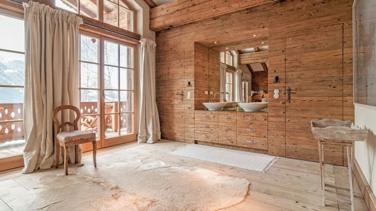 Luxury-Ski-Chalet-Kitzbuhel-Chalet-Aurach-Oxford-Ski-Bedroom (2).jpeg