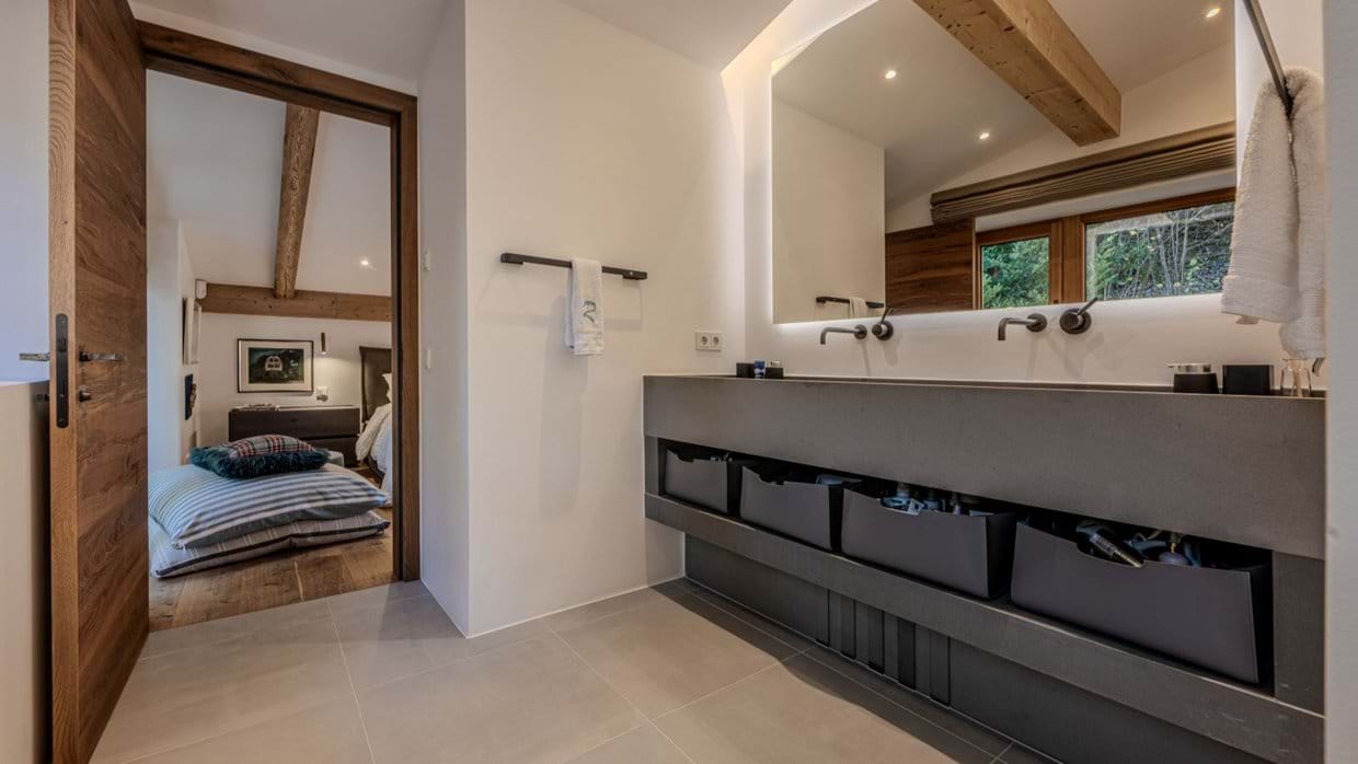 Luxury-Ski-Chalet-Kitzbuhel-Chalet-Colette-Oxford-Ski-Bathroom.jpg