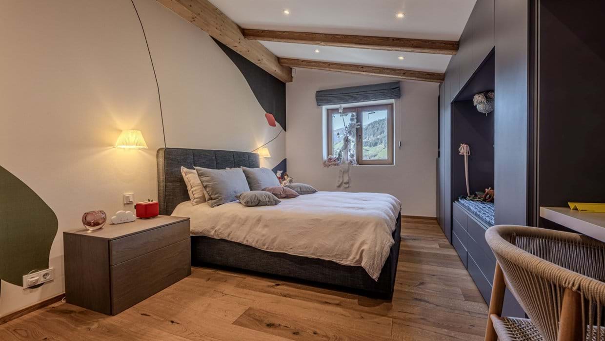 Luxury-Ski-Chalet-Kitzbuhel-Chalet-Colette-Oxford-Ski-Bedroom (8).jpg